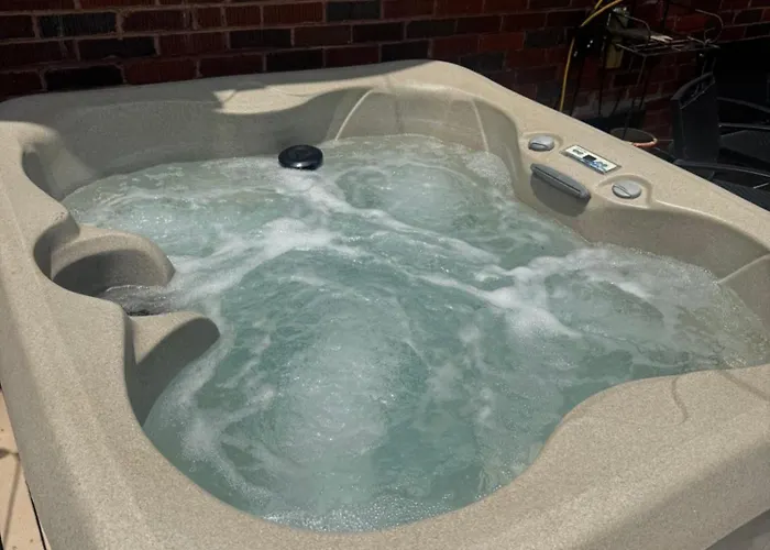 3 Bed, Office, Hot Tub, 2 Min To Cherry St