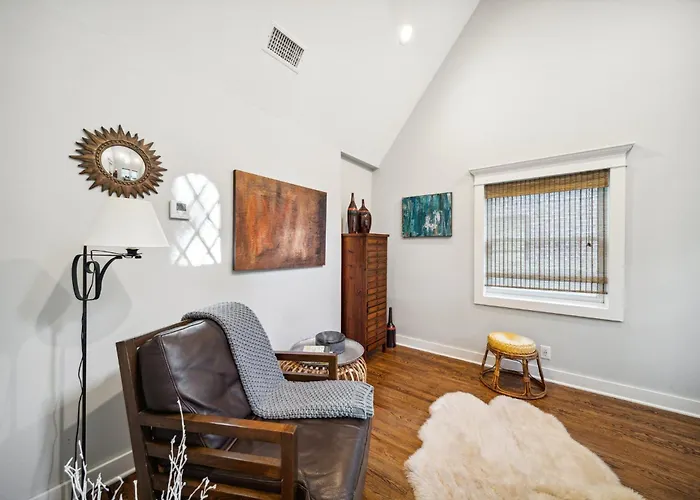 Сasa de vacaciones 3 Bed, Office, Hot Tub, 2 Min To Cherry St Tulsa