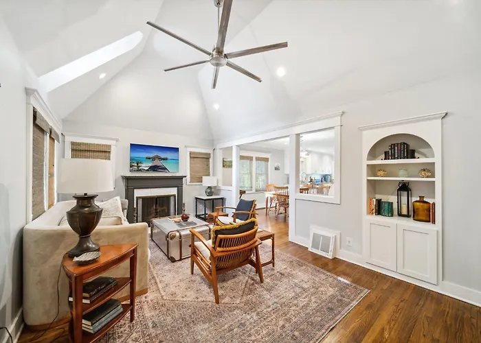 Сasa de vacaciones 3 Bed, Office, Hot Tub, 2 Min To Cherry St Tulsa
