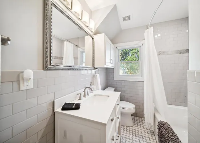 Сasa de vacaciones 3 Bed, Office, Hot Tub, 2 Min To Cherry St Tulsa