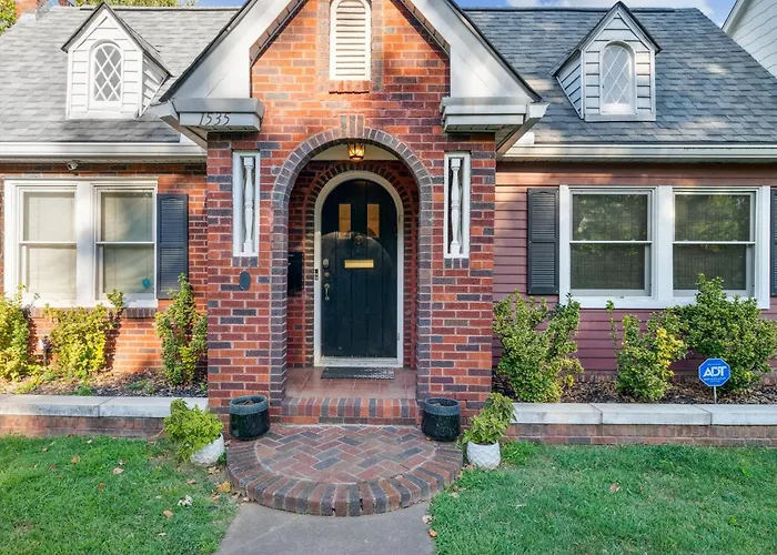 3 Bed, Office, Hot Tub, 2 Min To Cherry St * Tulsa