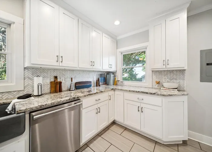 3 Bed, Office, Hot Tub, 2 Min To Cherry St Сasa de vacaciones Tulsa